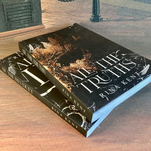 25 Last Chapter Bookshop Box ALL THE LIES/ALL THE TRUTHS Rina Kent Signed EUC - Picture 2 of 5